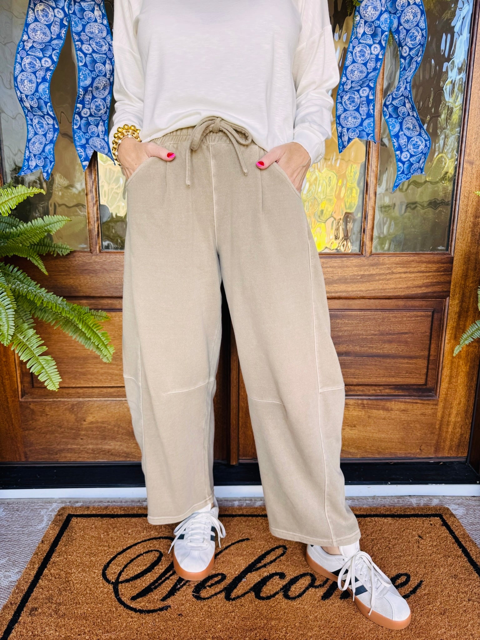 Smocked Waist Barrel Sweatpants Mocha
